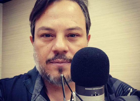 O “Love Times” está de volta   na Irecê Líder FM  com Adalex Góis; reestreia hoje