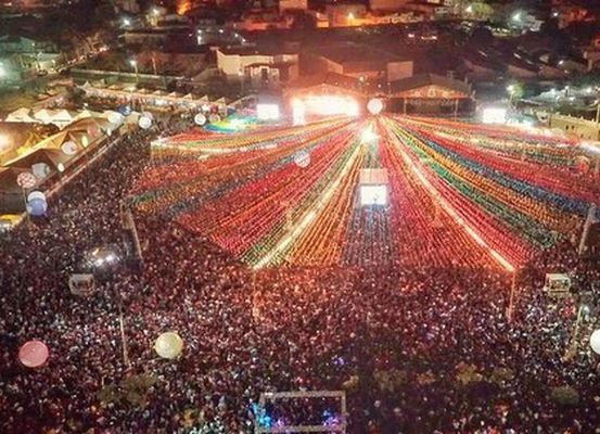 Primeiro dia de festa do São João de Irecê bate recorde de público