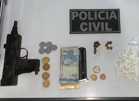 João Dourado: Polícia apreende arma e droga enterrada no quintal de casa; homem é preso 
