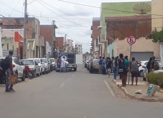 Homem de 51 anos morre em um bar do Centro de Irecê