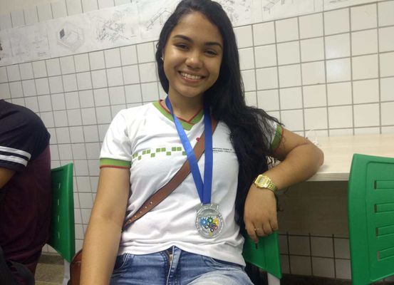 Aluna do IFBA de Irecê conquista medalha de ouro em olimpíada nacional de robótica