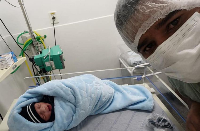 Após vencer a covid-19, no Hospital Regional de Irecê, pai comemora primeiro mês do nascimento do filho