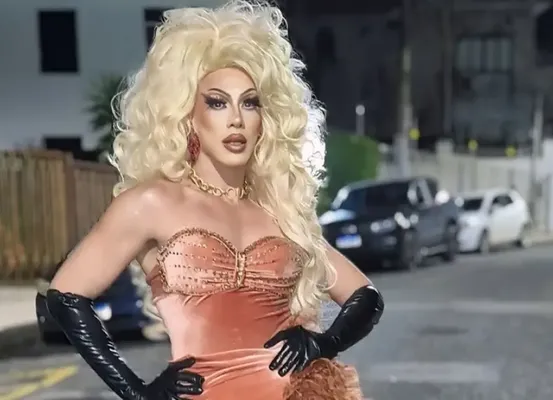 Drag Queen ireceense DesiRée Beck é confirmada no Drag Race Brasil; estreia será em julho