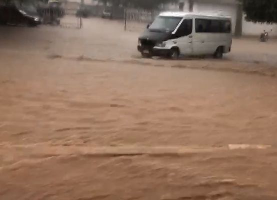 Temporal deixa a cidade de Irecê totalmente tomada pela água