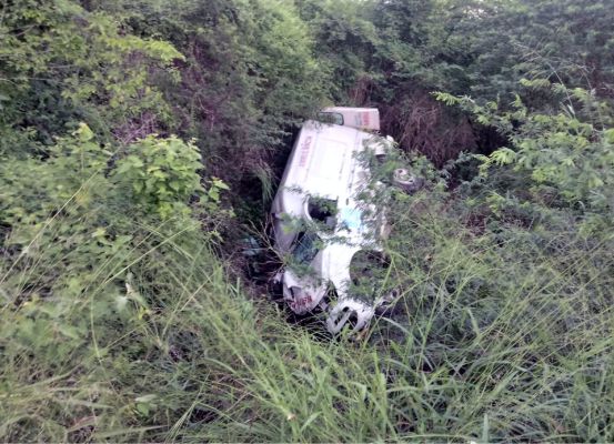 Paciente e acompanhante morrem em acidente com ambulância de Xique-Xique na BA-052