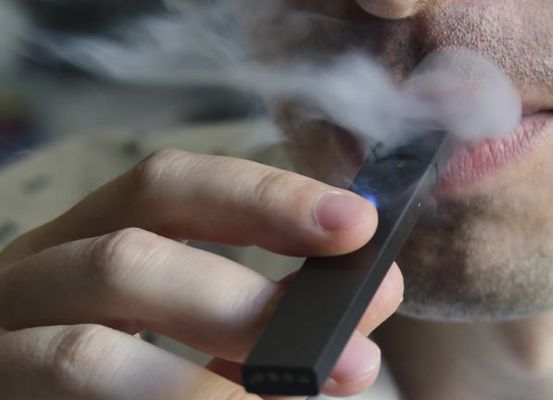 Governo proíbe 33 empresas de venderem cigarros eletrônicos
