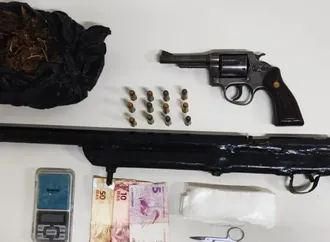 Homem é preso com armas e drogas durante operação na região de Irecê