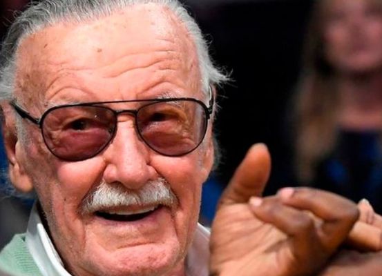 Stan Lee, pai dos super-heróis da Marvel, morre aos 95