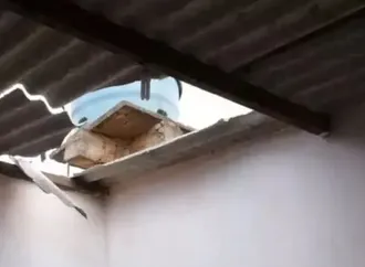 Ladrão arromba telhado e furta dinheiro de clínica em Xique-Xique