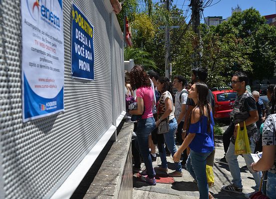 Portões serão fechados ao meio-dia para as provas do ENEM na Bahia